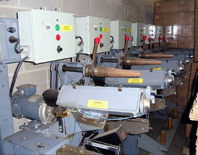 LEESONA Model 861 Cone winder,